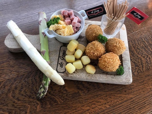 [7699] Asperge Bitterballen De Jong 65 x 30 gr