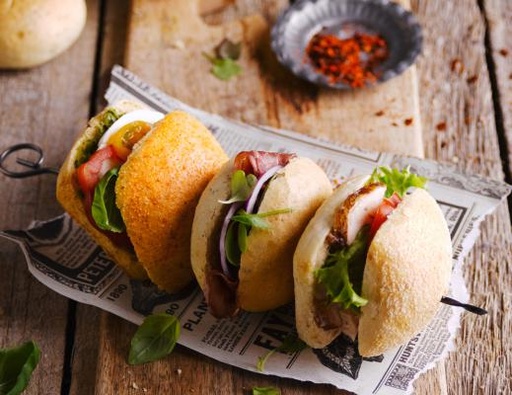 [9739] 2630 Hamburgerbroodje Paprika Vegan Diversi Foods 35 x 95 gr